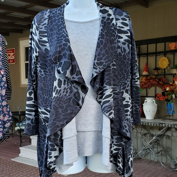 Cheetah Print Wrap Jacket - Picture 1 of 4